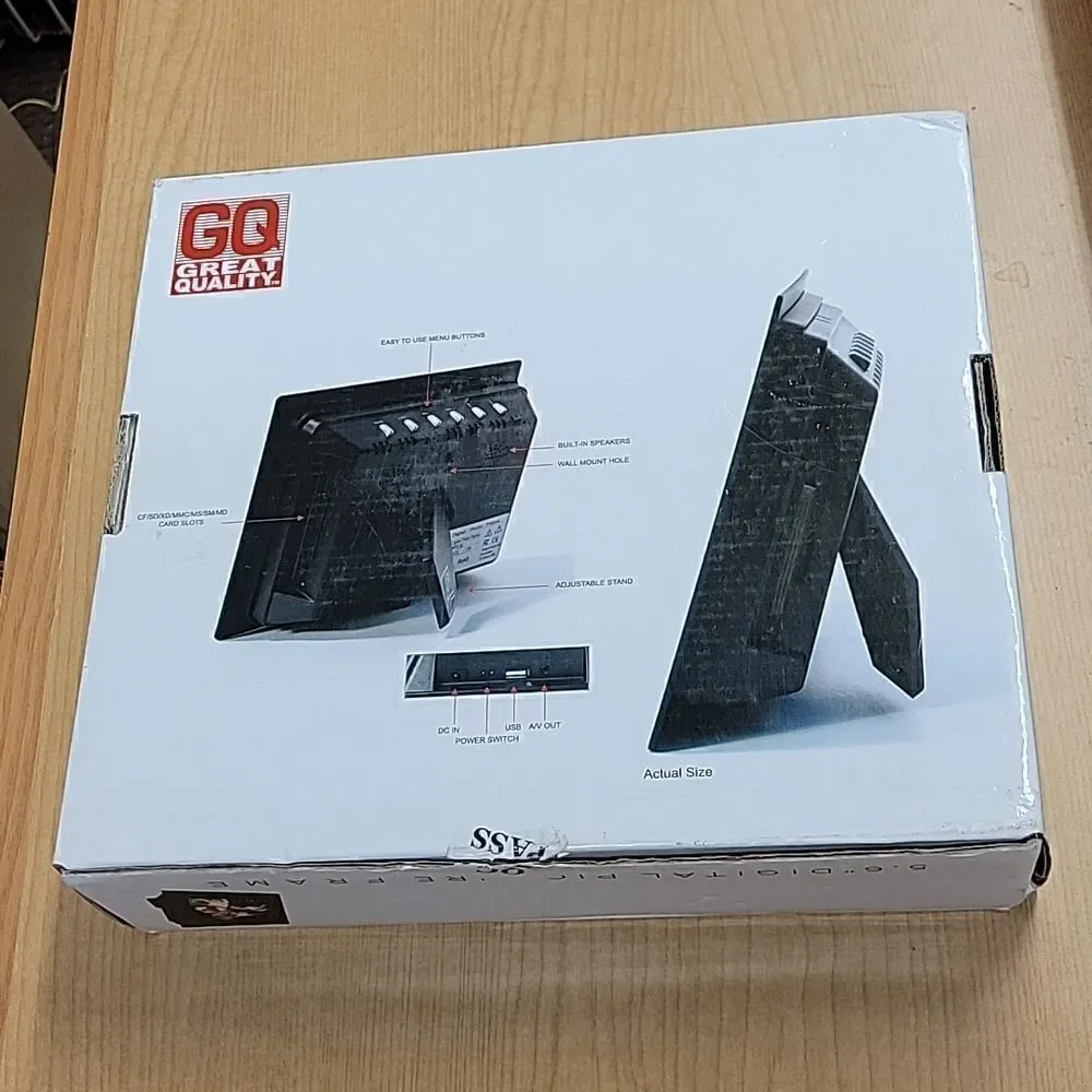 3 Digital Photo Frames..2 are new in box‎